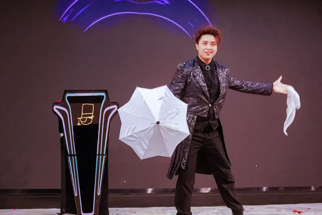 奮斗成就夢(mèng)想，創(chuàng)新超越未來丨江西鴻利和斯邁得2023年春茗會(huì)圓滿舉辦！